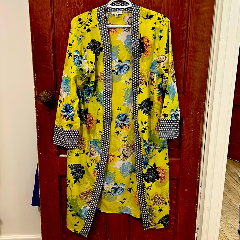 Dizzy Lizzy Robe Size M